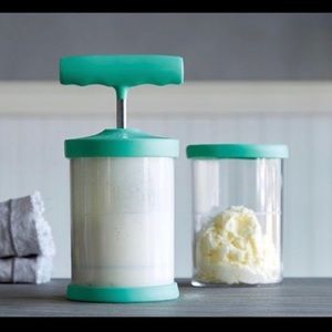 NEW in Box - Pampered Chef Whipped Cream Maker